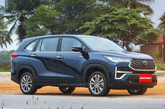 Toyota Innova Hycross or Kia Carens: which MPV is better value for money? Toyota Innova Hycross front quarter